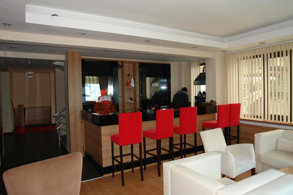 Hotel Almatur Yusufeli Extérieur photo